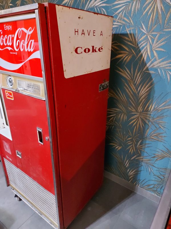 COCA COLA AUTOMAAT Hot on Sale