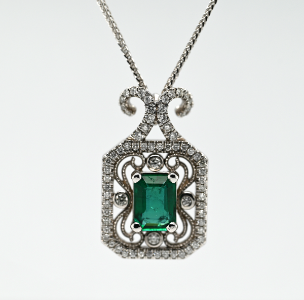 1.24ct Emerald & Diamond Pendant Fashion