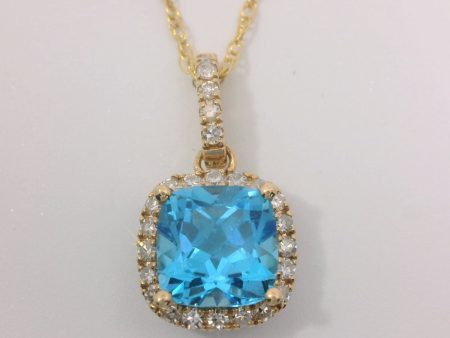 14K Yellow Gold Swiss Blue Topaz Necklace For Sale