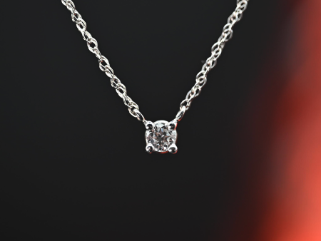 14k White Gold Round Diamond Solitaire Necklace Supply